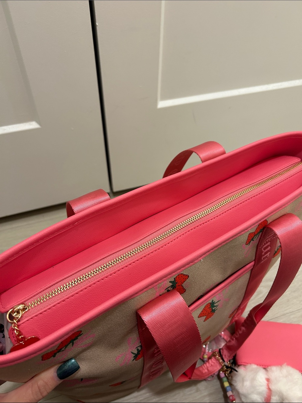 Juicy Couture Exclusive (NWT) Strawberry Festival Tote Bag - Picture 14 of 14